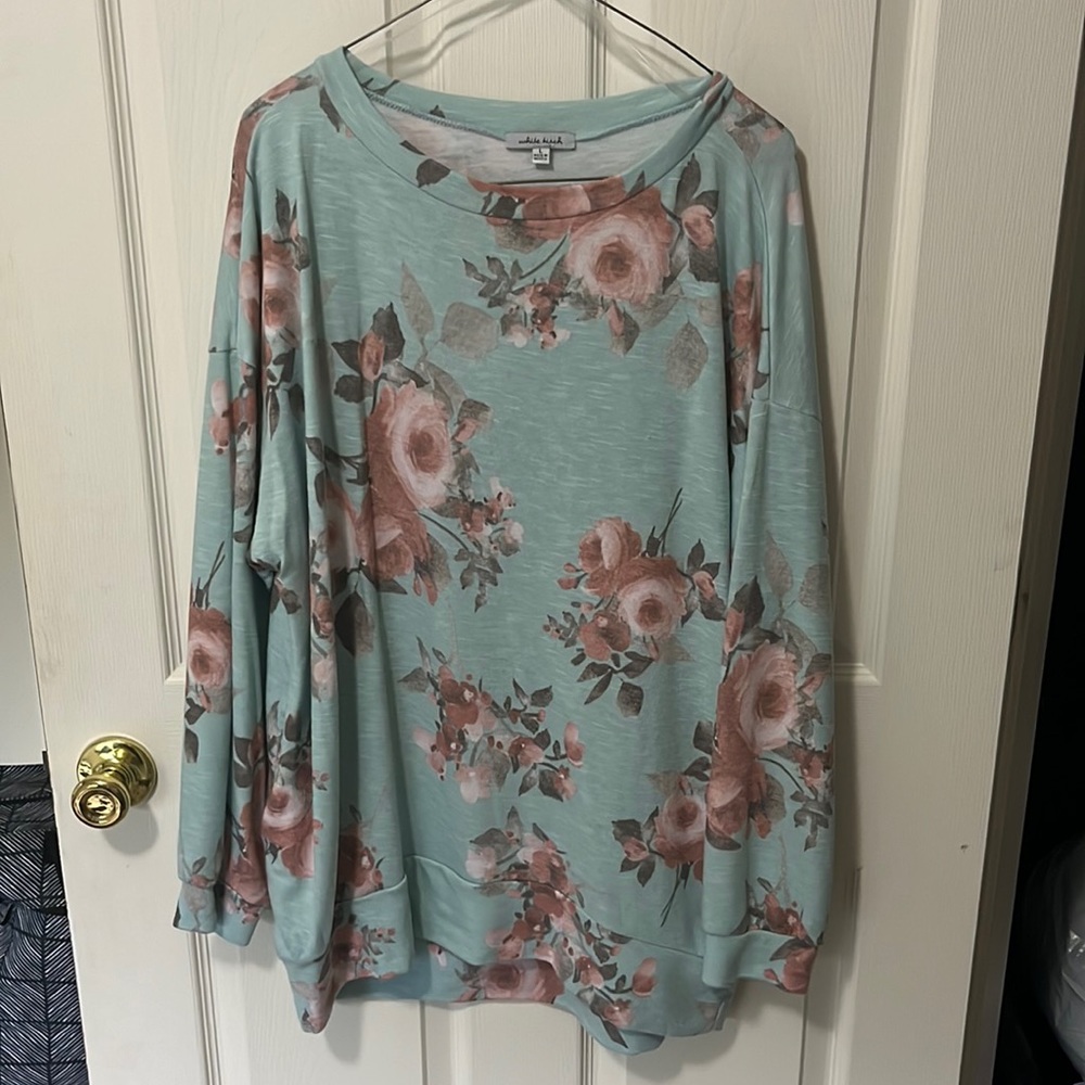 IT HAS POCKETS!